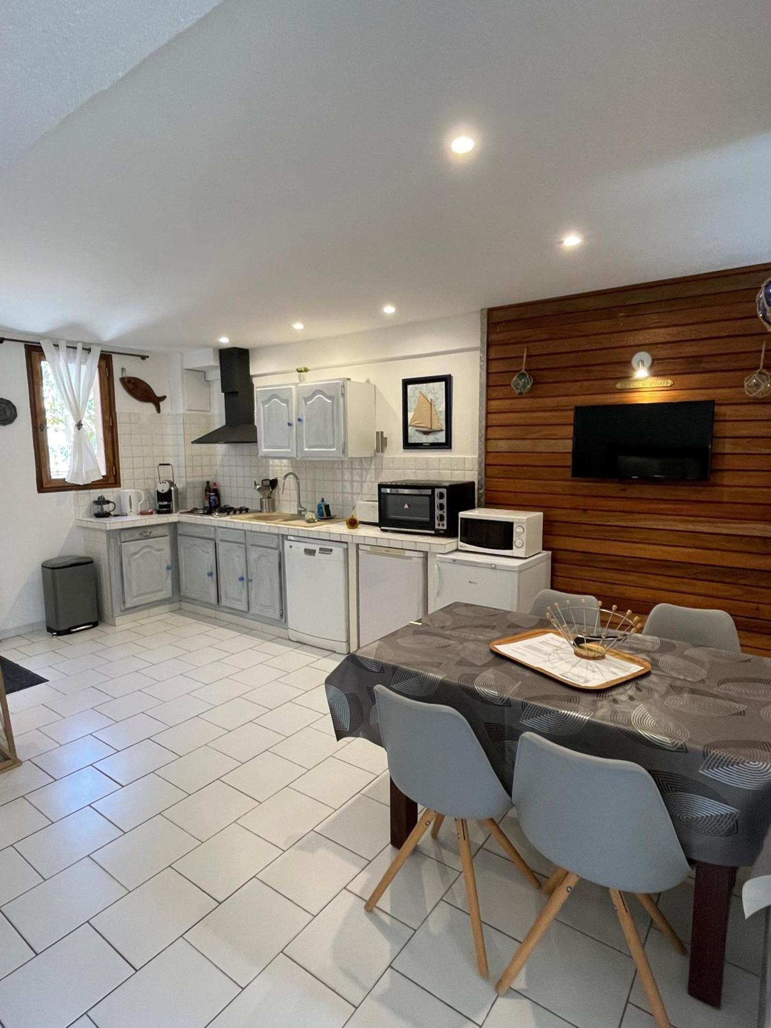 Residence Le Golfe Bleu Rayol-Canadel-sur-Mer Bagian luar foto