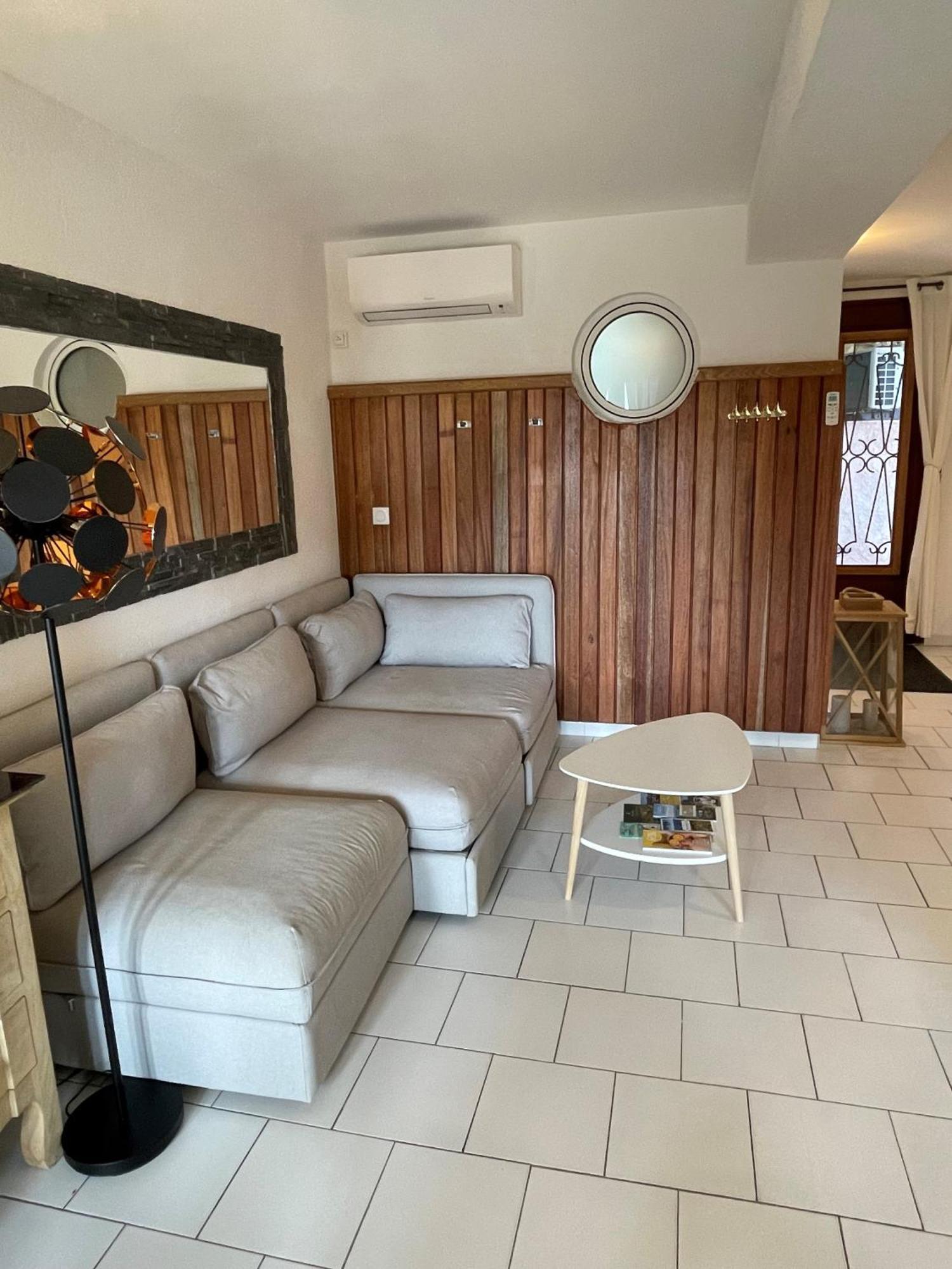 Residence Le Golfe Bleu Rayol-Canadel-sur-Mer Bagian luar foto