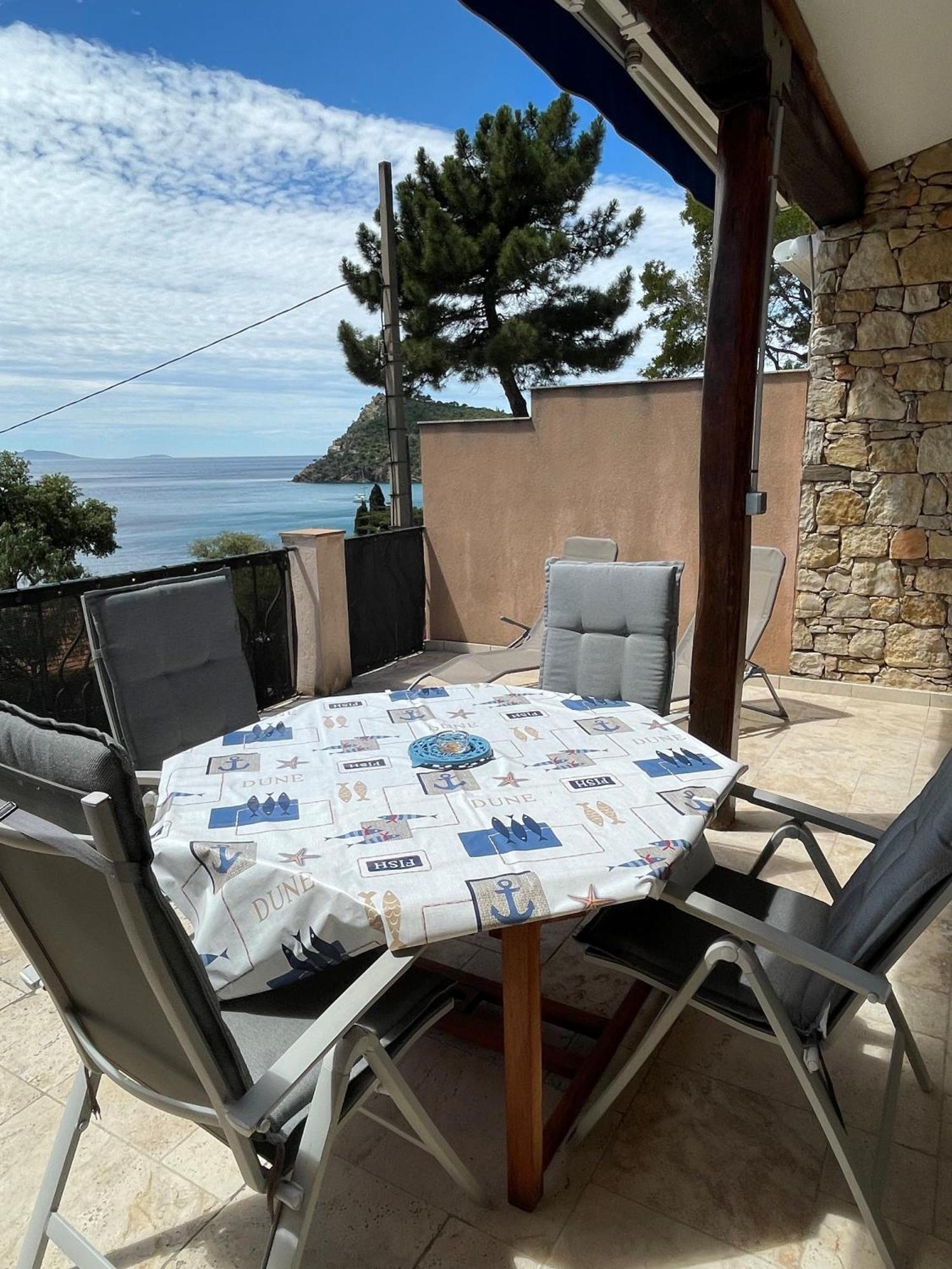 Residence Le Golfe Bleu Rayol-Canadel-sur-Mer Bagian luar foto