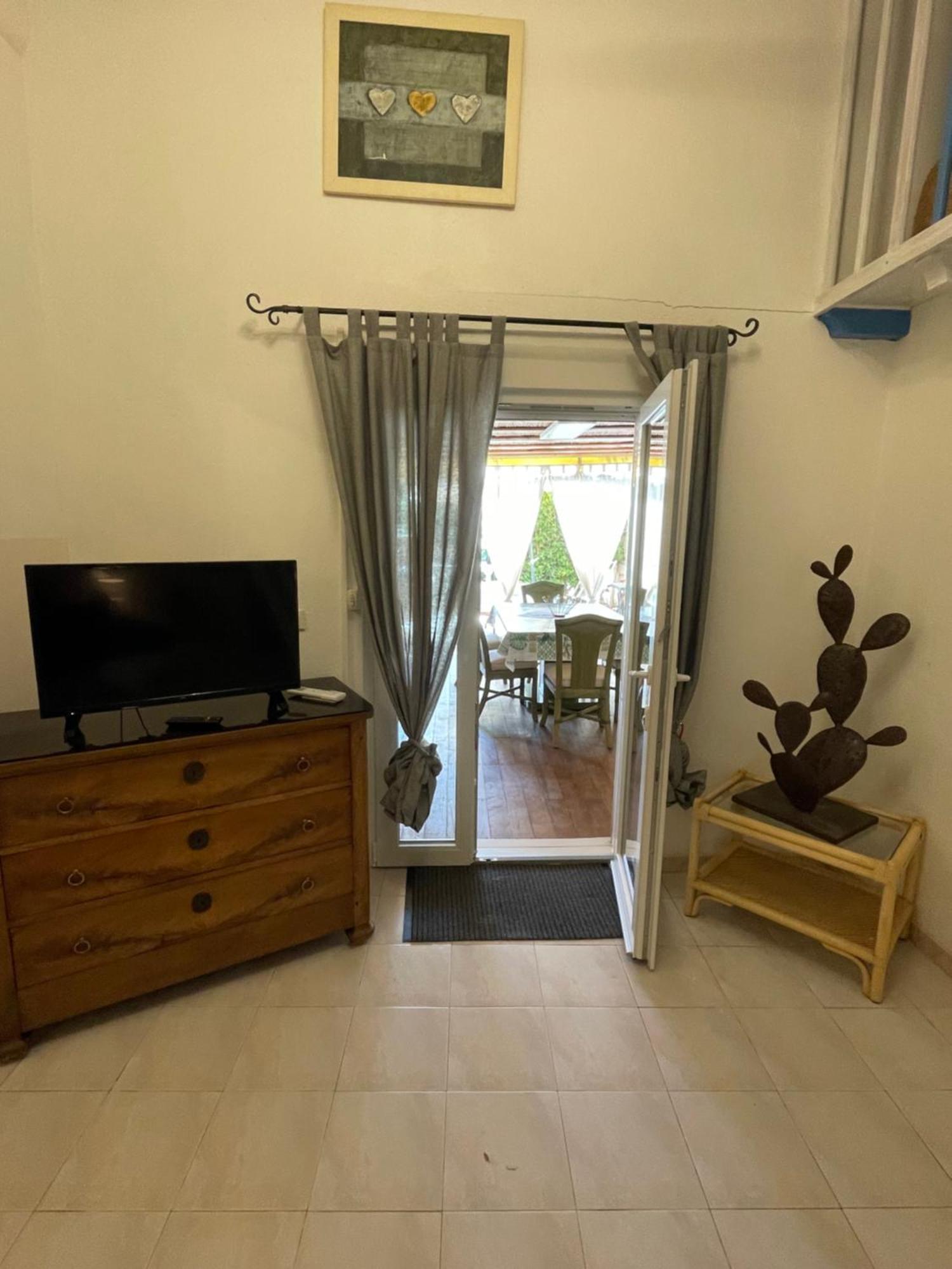 Residence Le Golfe Bleu Rayol-Canadel-sur-Mer Bagian luar foto