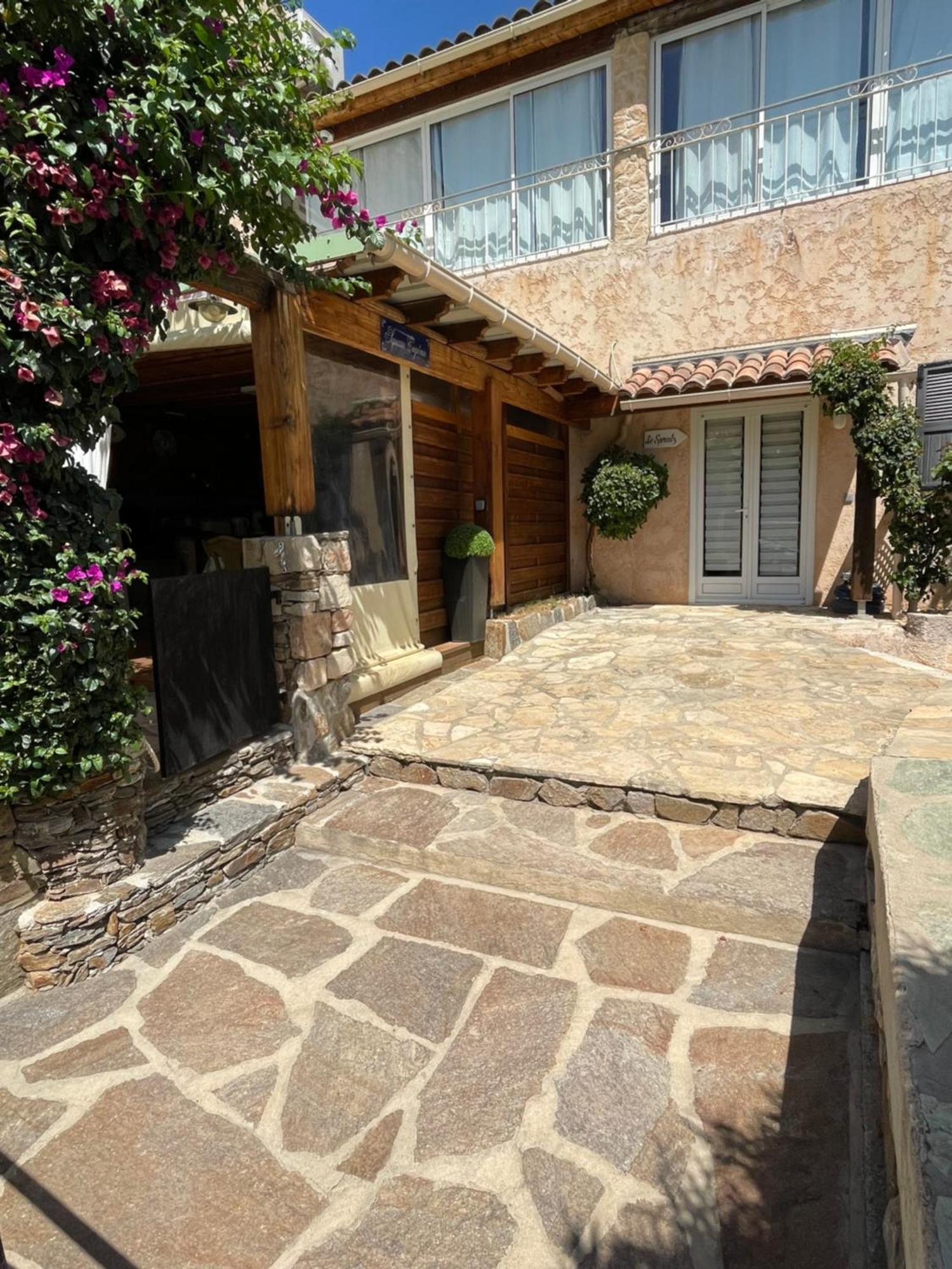 Residence Le Golfe Bleu Rayol-Canadel-sur-Mer Bagian luar foto