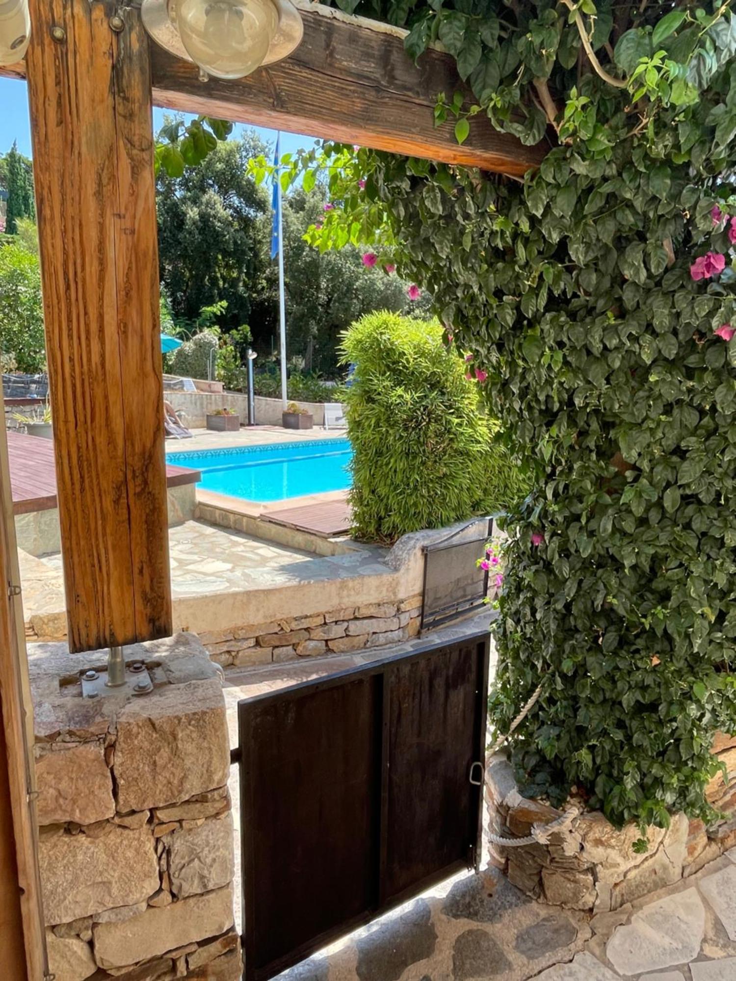 Residence Le Golfe Bleu Rayol-Canadel-sur-Mer Bagian luar foto